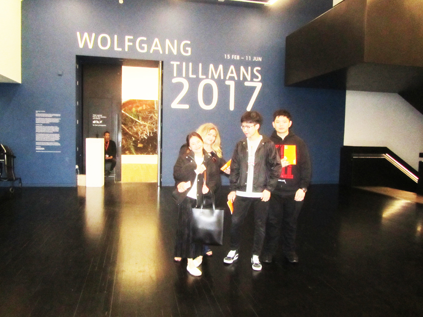  دانش آموزان عکاسی و هنر کالج CHELSEA در گالری Wolfgang Tillmans