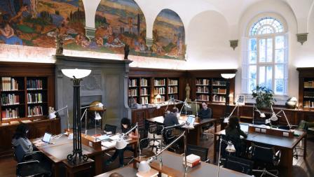 کتابخانه ی دانشگاه هاروارد