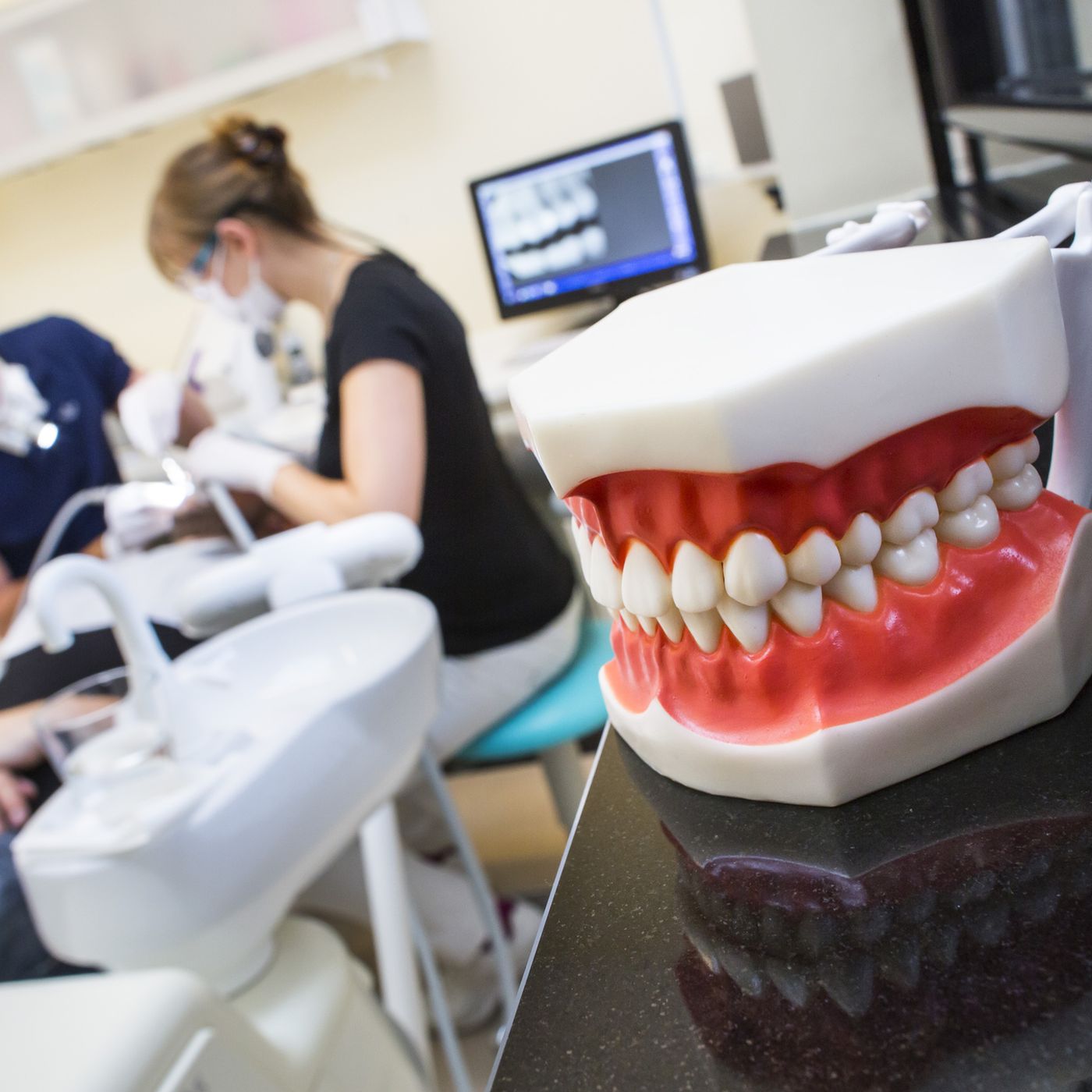 10 دانشگاه برتر انگلستان در رشته دندانپزشکی